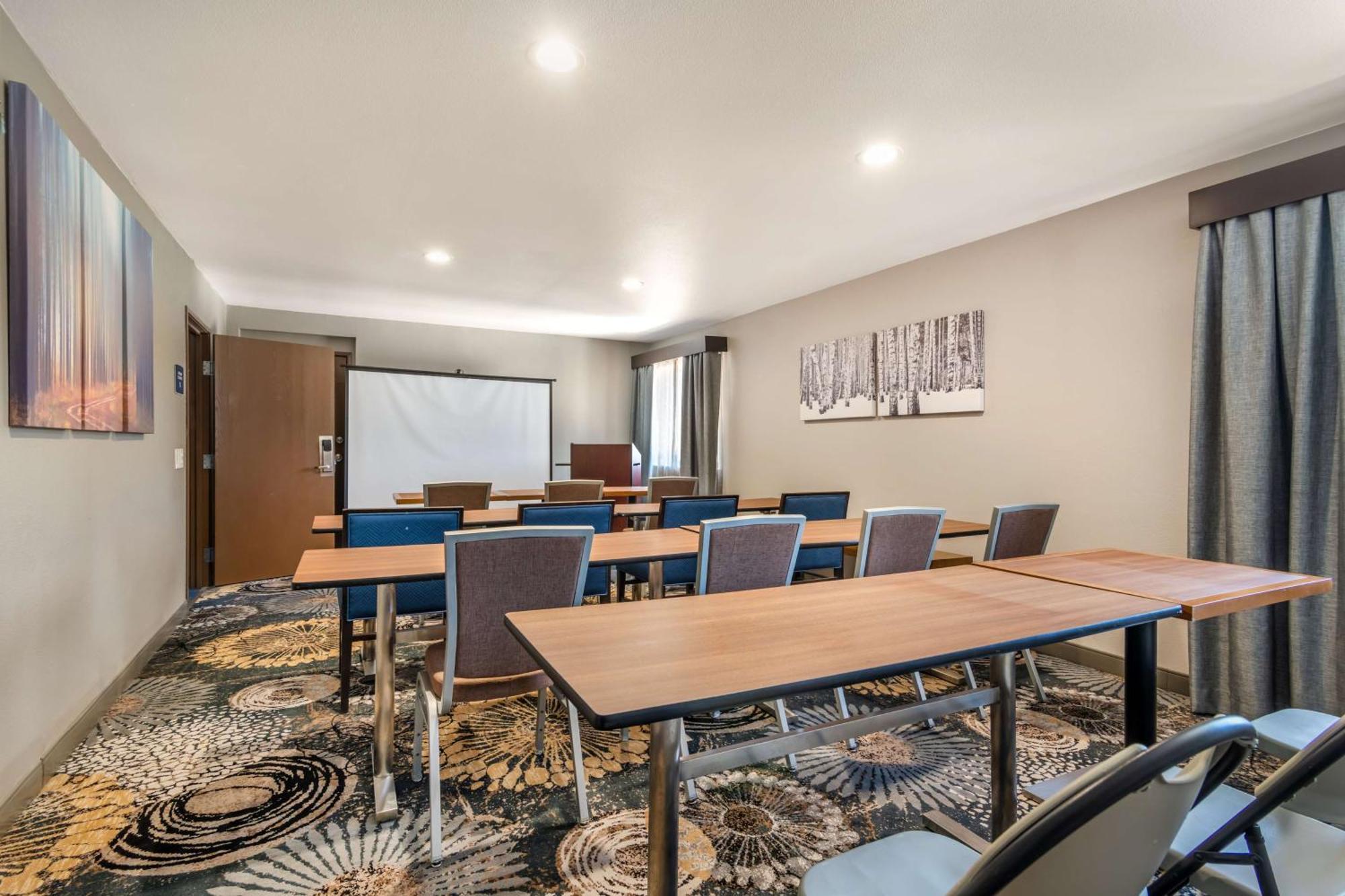 Best Western Atlanta-Marietta Ballpark Hotel Waterford Экстерьер фото