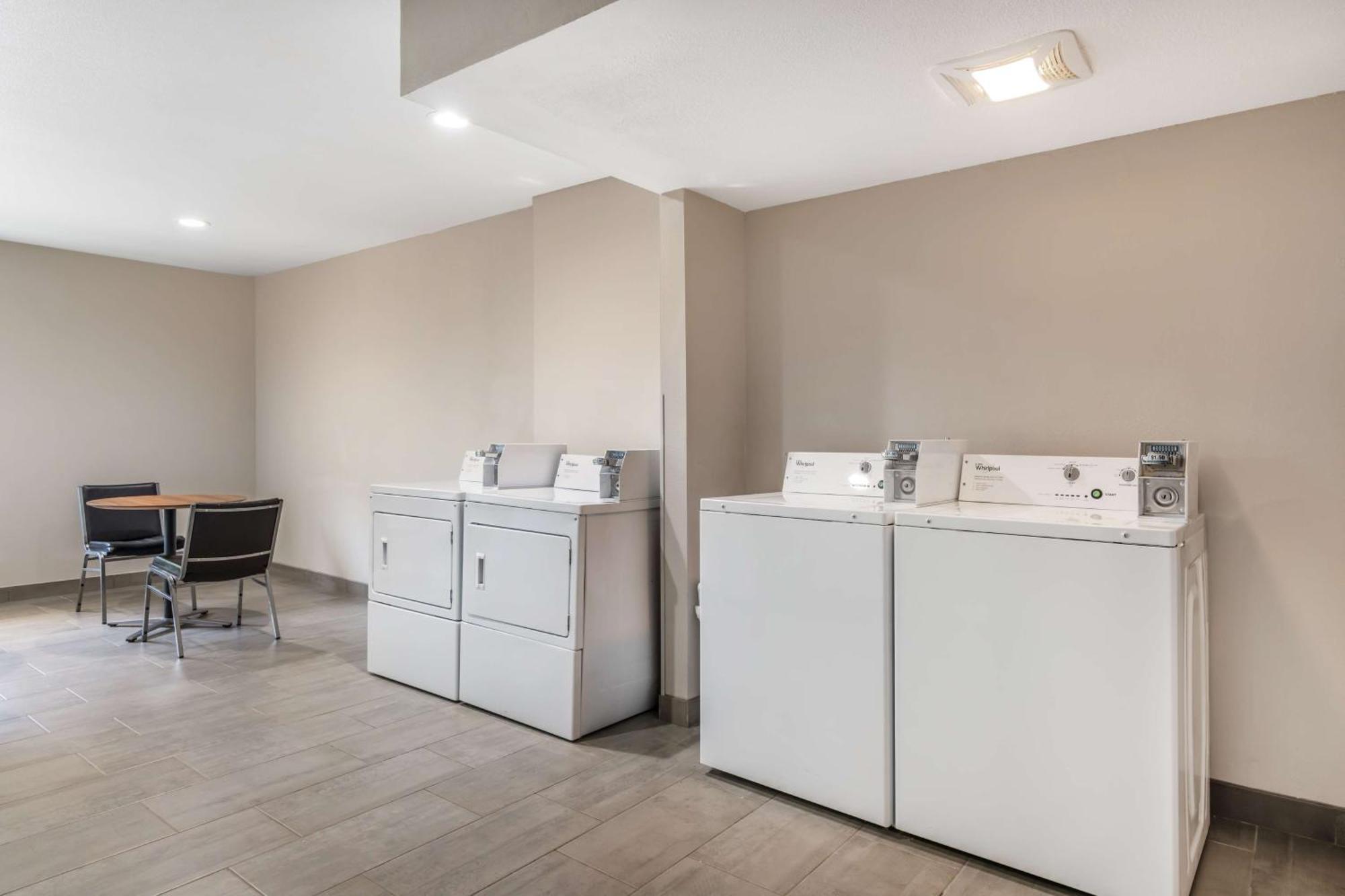 Best Western Atlanta-Marietta Ballpark Hotel Waterford Экстерьер фото