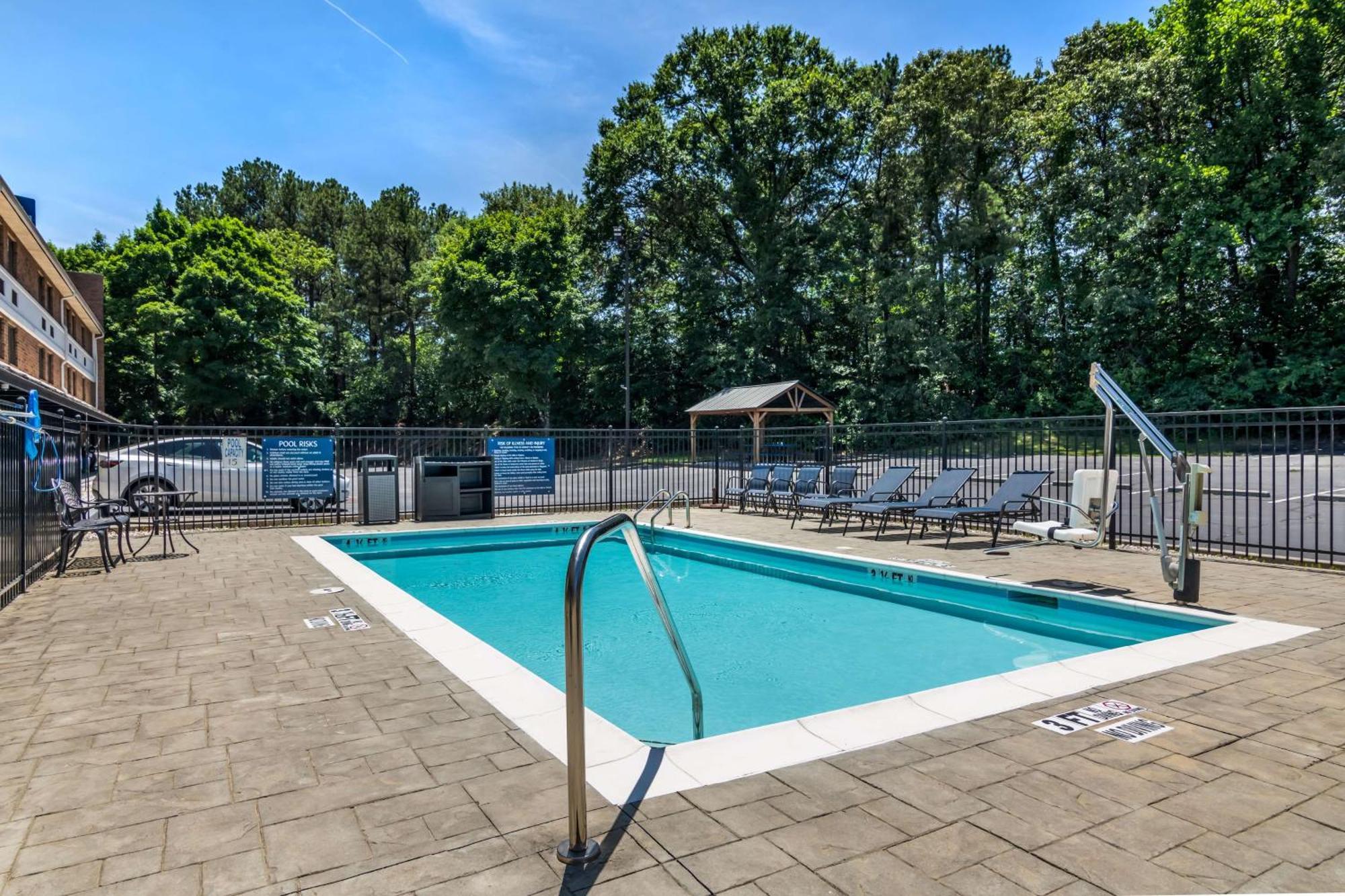 Best Western Atlanta-Marietta Ballpark Hotel Waterford Экстерьер фото